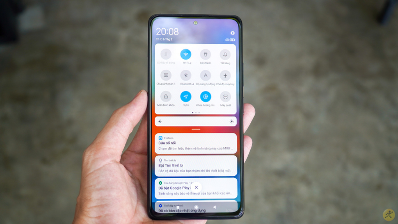 Độ sáng của màn hình Redmi Note 10 Pro cũng rất cao, tha hồ cho bạn dùng ngoài trời nắng gắt luôn mà không bị gì. Độ sáng của màn hình Redmi Note 10 Pro cũng rất cao, tha hồ cho bạn dùng ngoài trời nắng gắt luôn mà không bị gì.