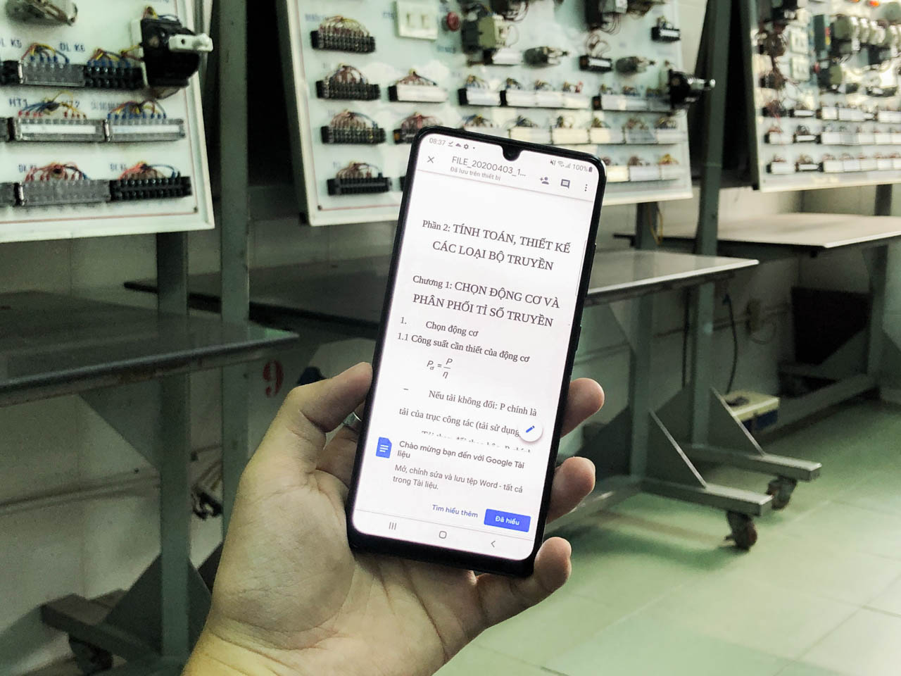 Mình dùng Galaxy A32 để học suốt cả buổi sáng Mình dùng Galaxy A32 để học suốt cả buổi sáng