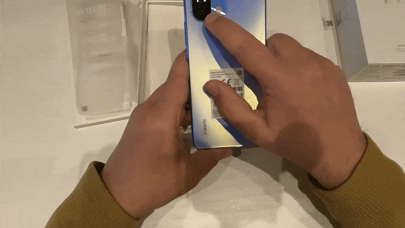 Mi 11 Lite xuất hiện bóng bẩn trong video mở hộp Mi 11 Lite xuất hiện bóng bẩn trong video mở hộp