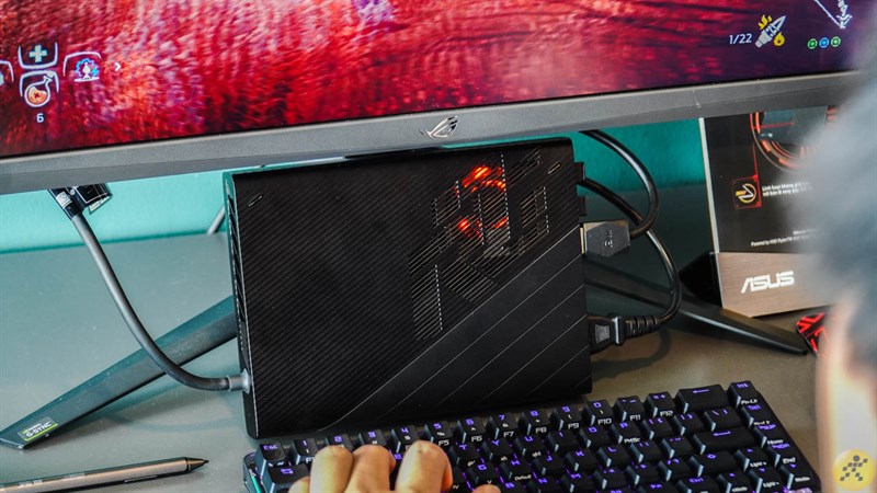 Hộp eGPU RTX 3080 và có thể dùng như adapter Hộp eGPU RTX 3080 và có thể dùng như adapter