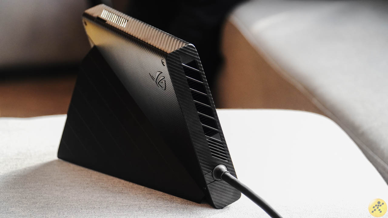 Cạnh trái của eGPU Cạnh trái của eGPU