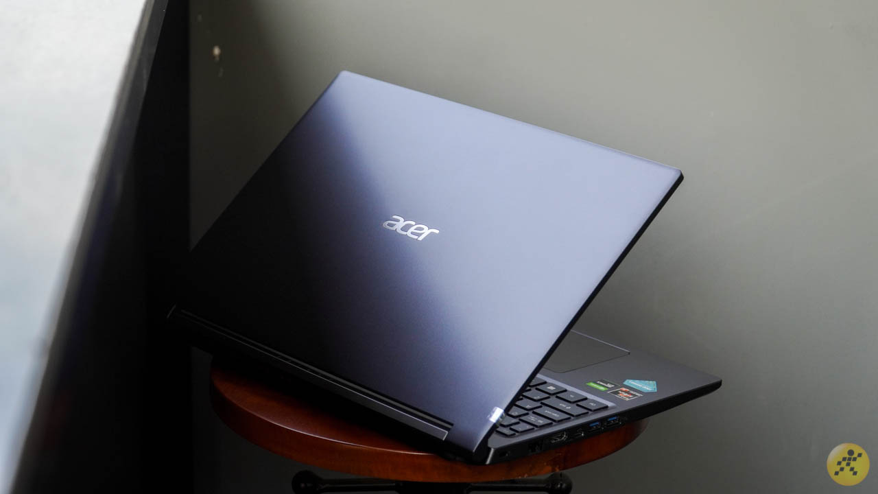 Thiết kế tổng thể của Acer Aspire 7