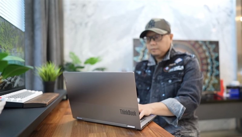 Lenovo ThinkBook 14s Yoga sẽ là một sự lựa chọn không thể bỏ qua. Nguồn: DHIARCOM.
