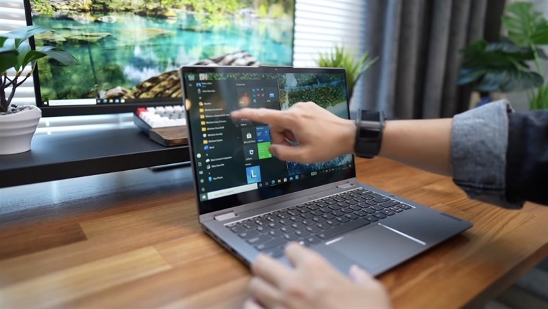 Lenovo ThinkBook 14s Yoga không phải là thiết bị phù hợp cho việc chơi game trên laptop. Nguồn: Future.
