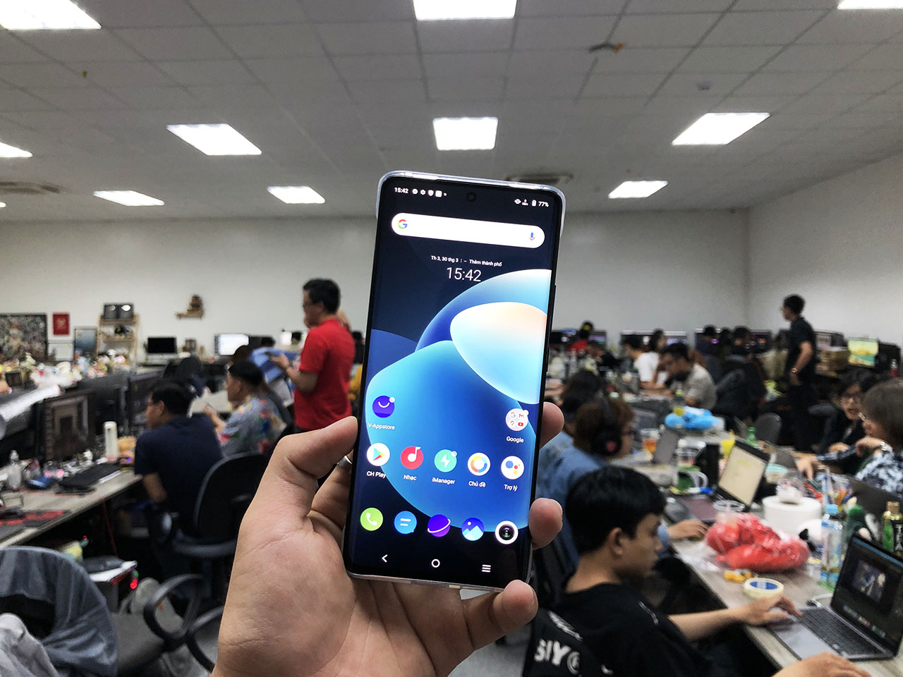 Lên văn phòng cùng Vivo X60 Pro một tí nào Lên văn phòng cùng Vivo X60 Pro một tí nào