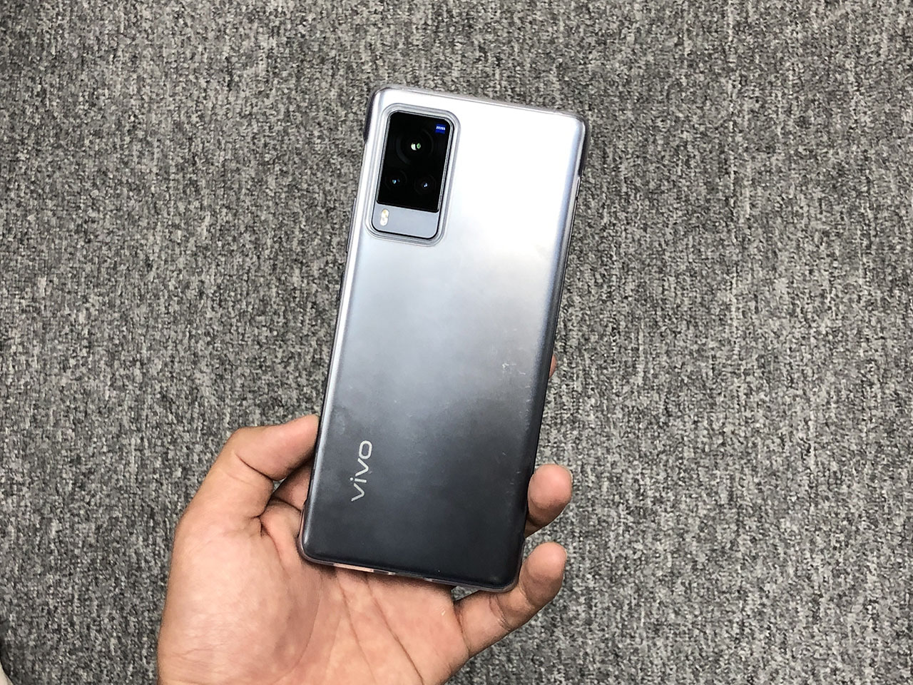 Mình rất ưng ý khi Vivo tặng kèm ốp lưng trong hộp đựng Vivo X60 Pro Mình rất ưng ý khi Vivo tặng kèm ốp lưng trong hộp đựng Vivo X60 Pro