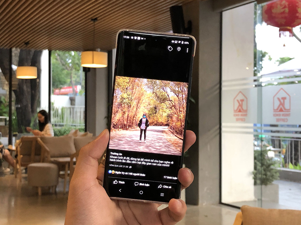 Trải nghiệm lướt Facebook rất sướng nhờ màn hình 120 Hz Trải nghiệm lướt Facebook rất sướng nhờ màn hình 120 Hz