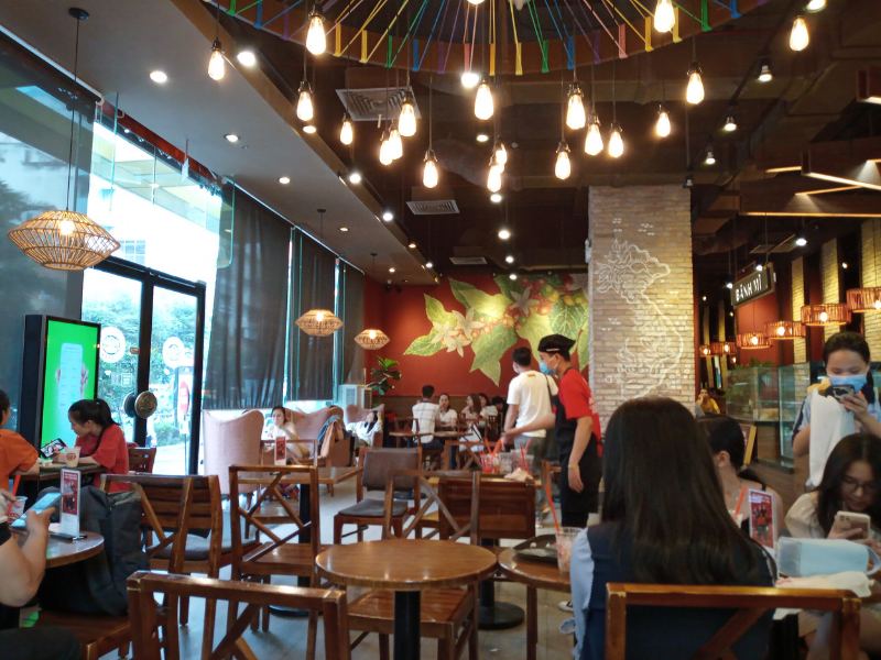 Trong điều kiện ánh sáng phức tạp, Vsmart Star 5 cho ra những bức hình với chi tiết và màu sắc ổn. Trong điều kiện ánh sáng phức tạp, Vsmart Star 5 cho ra những bức hình với chi tiết và màu sắc ổn.