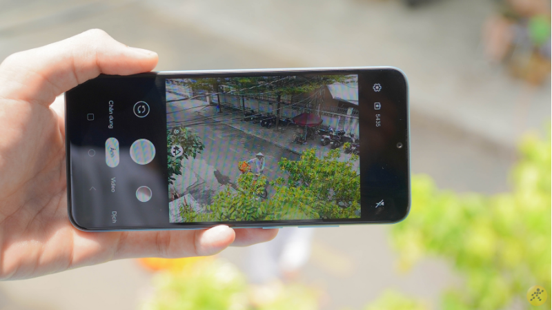 Vsmart Star 5 sở hữu hệ thống 3 camera với độ phân giải cao nhất là 13 MP. Vsmart Star 5 sở hữu hệ thống 3 camera với độ phân giải cao nhất là 13 MP.