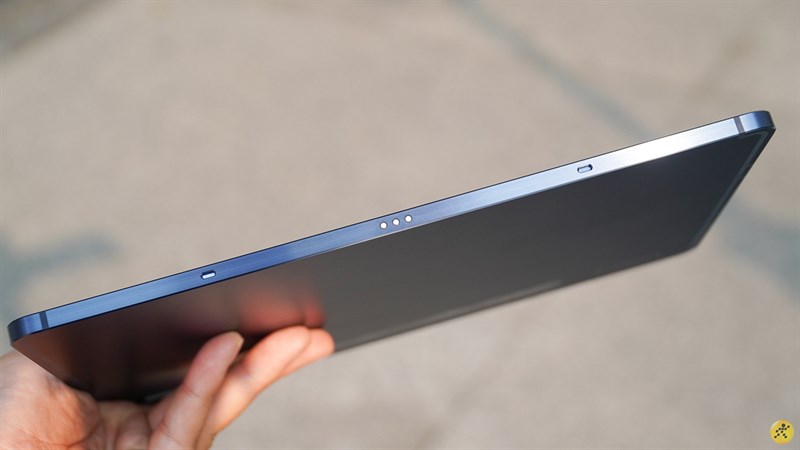 Cạnh trái của Galaxy Tab S7 Cạnh trái của Galaxy Tab S7