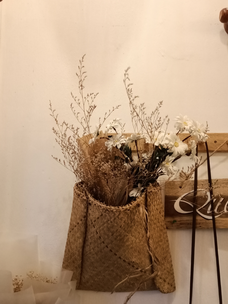 Ảnh chụp trong điều kiện ánh sáng phức tạp. Ảnh chụp trong điều kiện ánh sáng phức tạp.