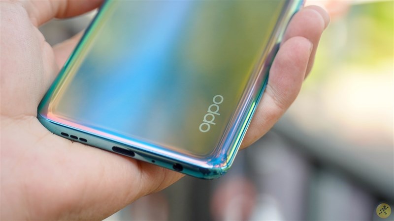 Thiết kế bo tròn trên OPPO A94 mang đến trải nghiệm cầm nắm thoải mái. Thiết kế bo tròn trên OPPO A94 mang đến trải nghiệm cầm nắm thoải mái.