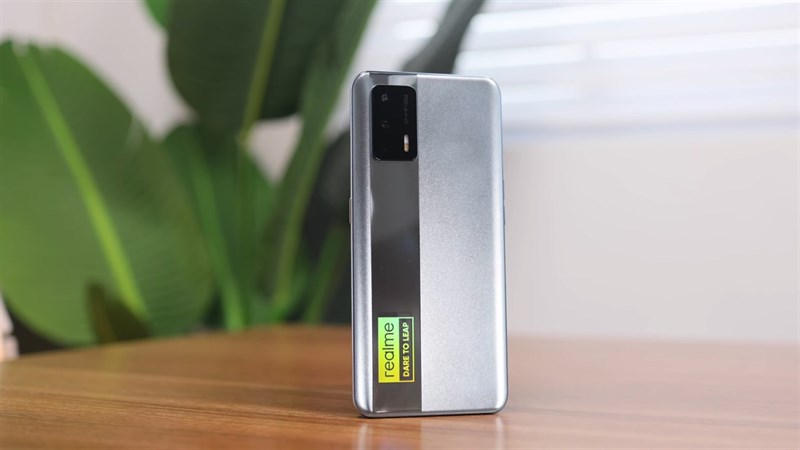 Realme GT NEO là thiết bị được anh em công nghệ lùng sục săn đón 
