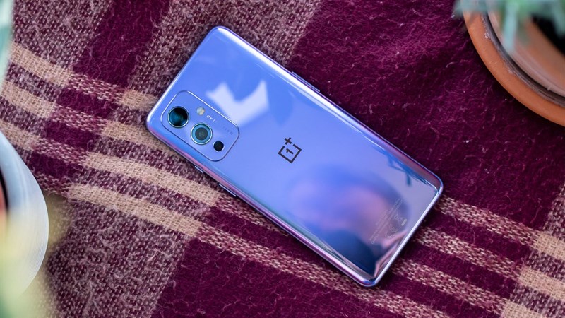 OnePlus 9 được trang bị viên pin dung lượng 4.500 mAh kết hợp cùng công nghệ sạc nhanh 65W. OnePlus 9 được trang bị viên pin dung lượng 4.500 mAh kết hợp cùng công nghệ sạc nhanh 65W.