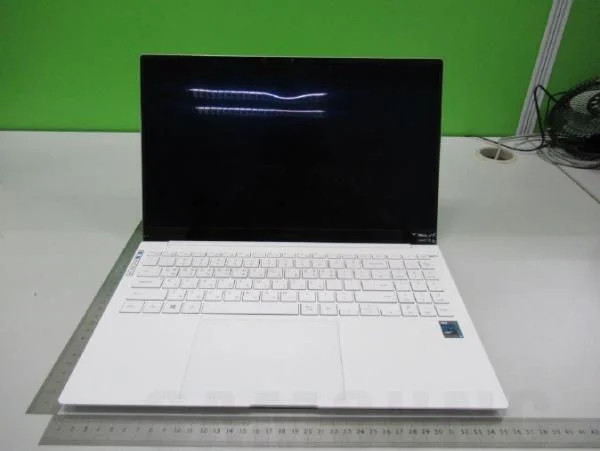 Ảnh thực tế SAMSUNG GALAXY BOOK PRO 360 Ảnh thực tế SAMSUNG GALAXY BOOK PRO 360