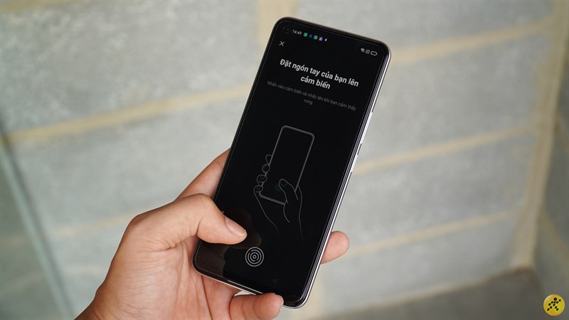 Realme 8 được trang bị cảm biến vân tay dưới màn hình