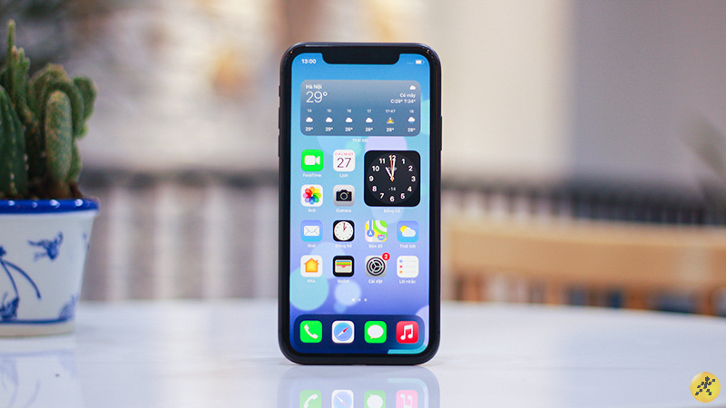 iPhone 11 có độ sáng màn hình lên đến 625 nits, giúp chúng ta nhìn rõ thông tin trên màn hình dù trời có nắng gắt. iPhone 11 có độ sáng màn hình lên đến 625 nits, giúp chúng ta nhìn rõ thông tin trên màn hình dù trời có nắng gắt.