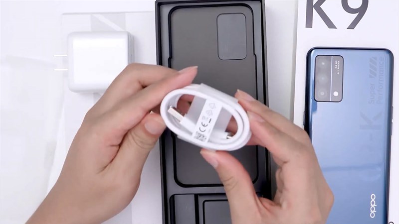dây sạc được tặng kèm của OPPO K9 5G dây sạc được tặng kèm của OPPO K9 5G