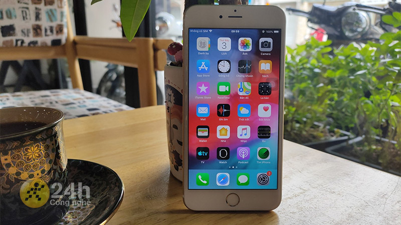 iPhone 6s có thiết kế nhỏ gọn.