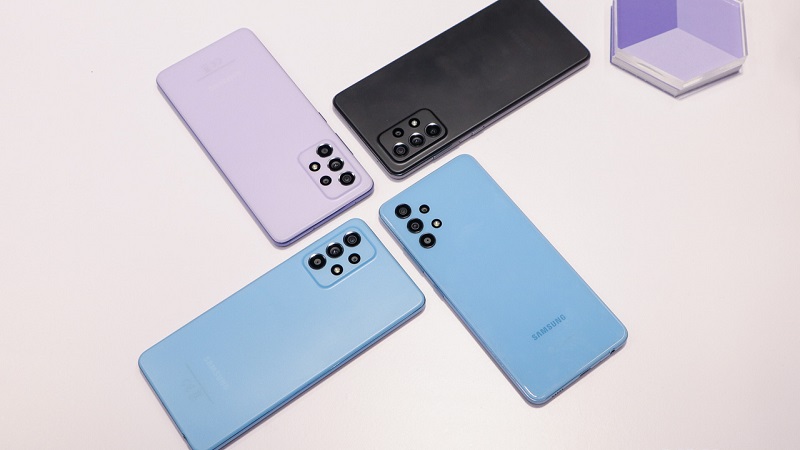 Galaxy A52 & Galaxy A72 Galaxy A52 & Galaxy A72
