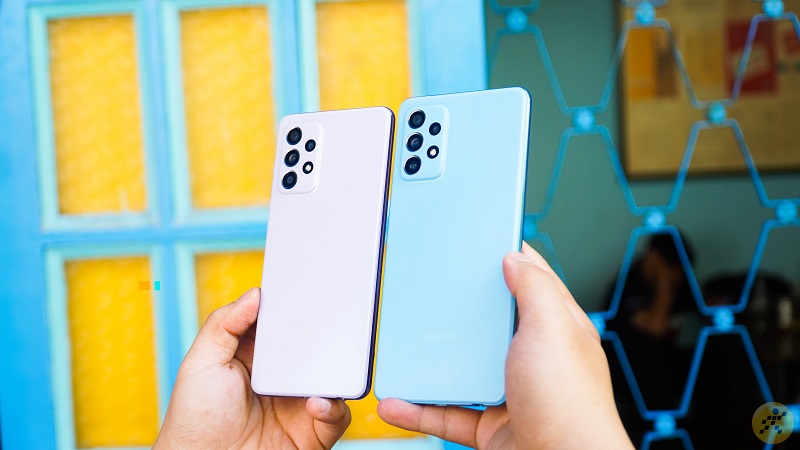 Galaxy A52 & Galaxy A72 Galaxy A52 & Galaxy A72
