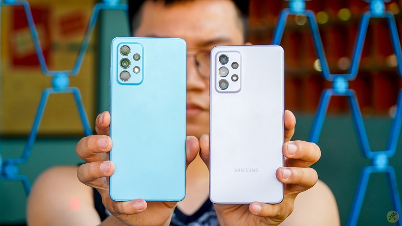 Galaxy A52 & Galaxy A72 Galaxy A52 & Galaxy A72