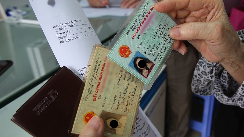 Hàng nghìn Chứng minh nhân dân của người Việt bị rao bán trên mạng Hàng nghìn Chứng minh nhân dân của người Việt bị rao bán trên mạng