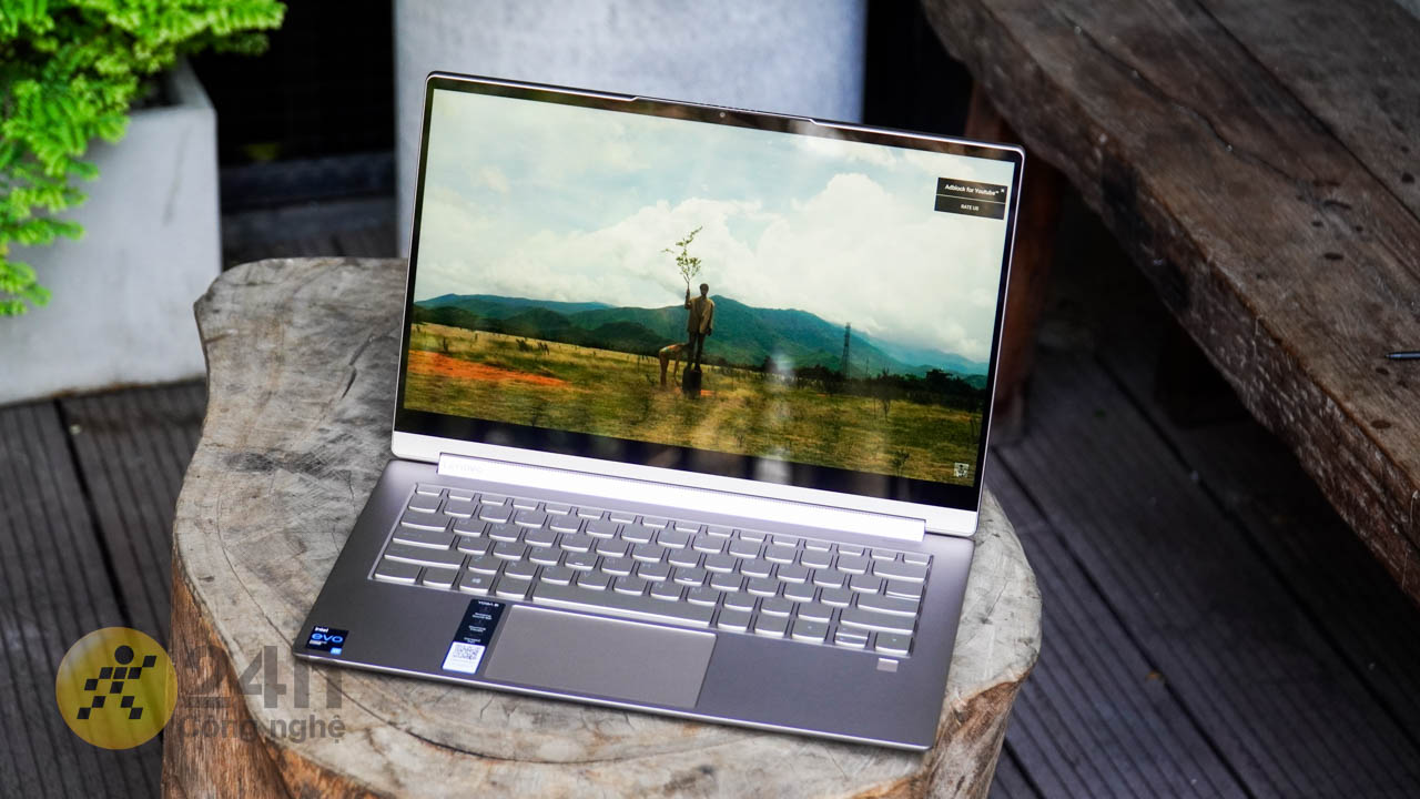 Bạn có thể gập laptop 360 độ và biến thiết bị thành tablet chuyên dụng Bạn có thể gập laptop 360 độ và biến thiết bị thành tablet chuyên dụng