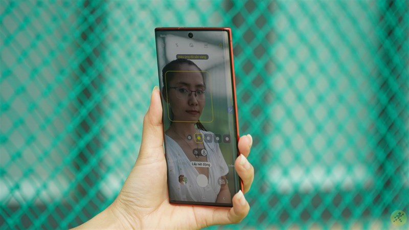 Màn hình tràn viền trên Samsung Galaxy Note 10 mang đến cảm giác lớn hơn, rộng hơn Màn hình tràn viền trên Samsung Galaxy Note 10 mang đến cảm giác lớn hơn, rộng hơn