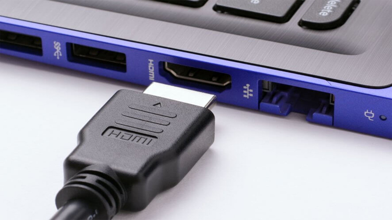 Bạn có thể dễ dàng tìm thấy cổng HDMI trên ti vi, máy tính để bàn, laptop... 