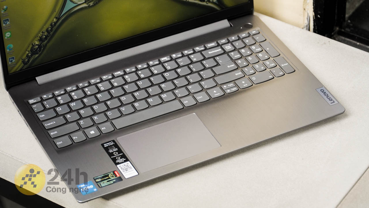 Thiết kế bàn phím và bàn di chuột của Lenovo IdeaPad 3 Thiết kế bàn phím và bàn di chuột của Lenovo IdeaPad 3