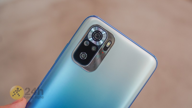 Redmi Note 10S được trang bị cụm 4 camera hỗ trợ nhiều tính năng chụp ảnh thú vị