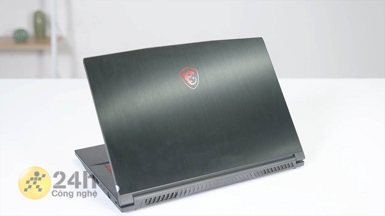 Thiết kế MSI GF65 Thin 10UE nhỏ hơn và chưa được tối ưu hoàn toàn