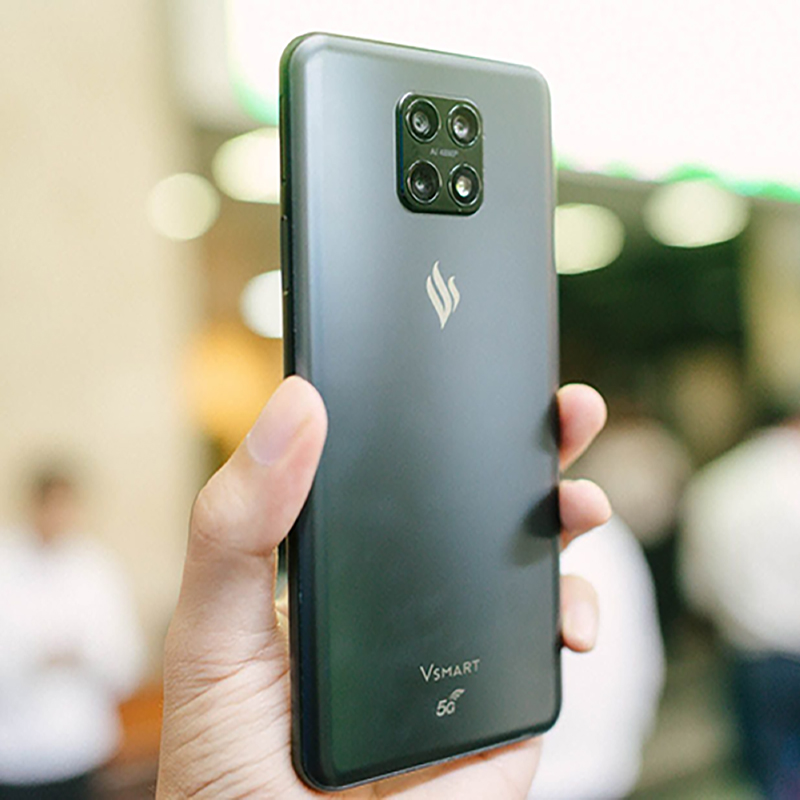 Thiết kế mặt sau của Vsmart One khá giống Vsmart Aris Thiết kế mặt sau của Vsmart One khá giống Vsmart Aris