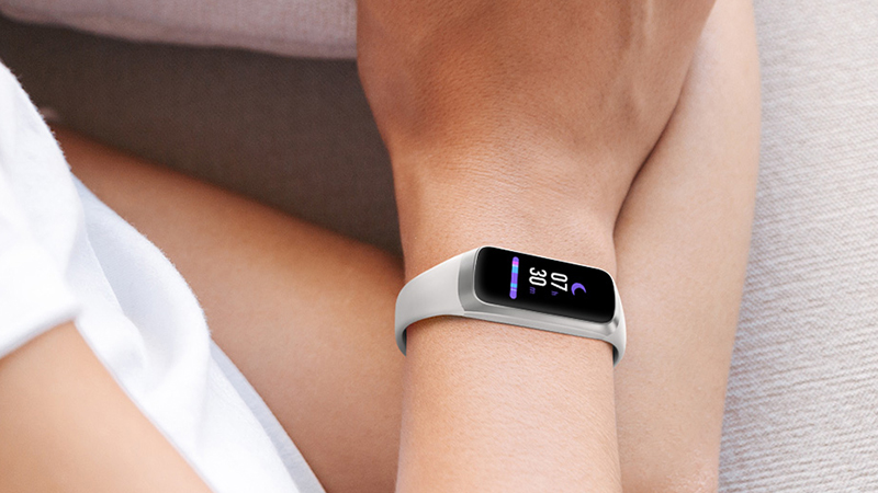 Vòng đeo tay thông minh Samsung Galaxy Fit e R375 Vòng đeo tay thông minh Samsung Galaxy Fit e R375