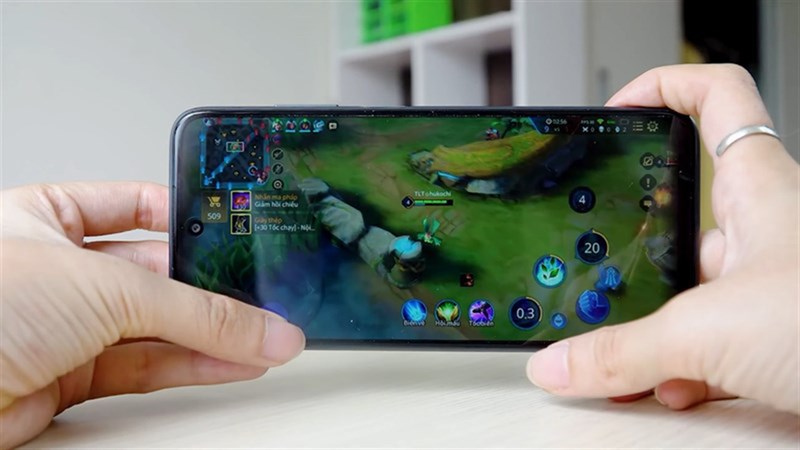 Redmi 10 được trang bị màn hình LCD Full HD+ 6.5 inch với công nghệ đồng bộ hóa tốc độ làm tươi AdaptiveSync.
