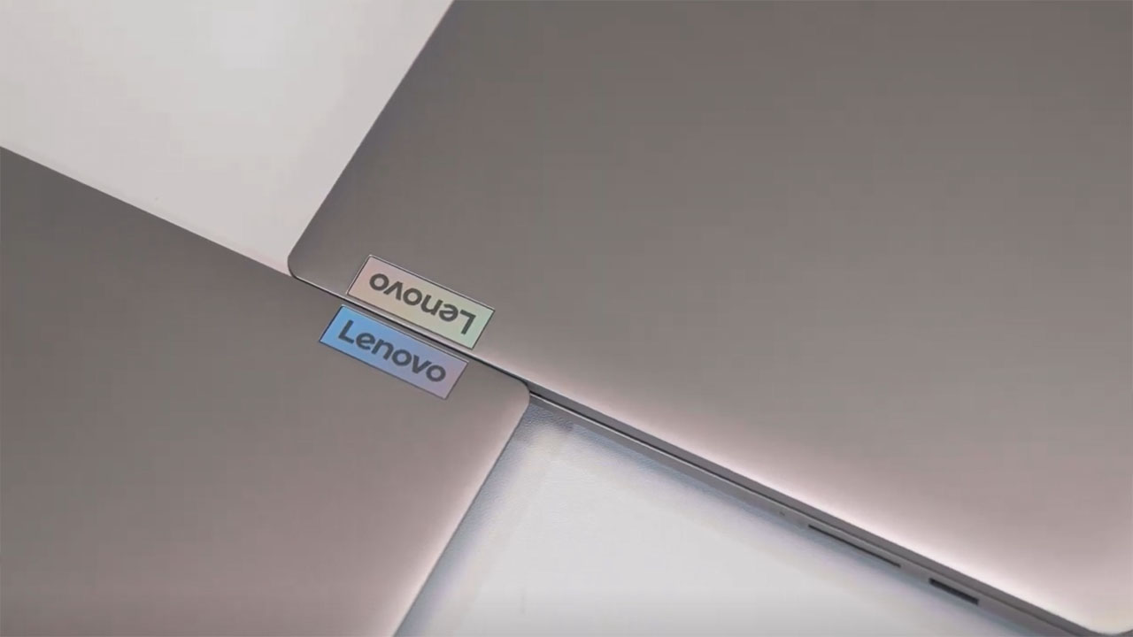 Phần góc máy được khắc logo Lenovo quen thuộc Phần góc máy được khắc logo Lenovo quen thuộc