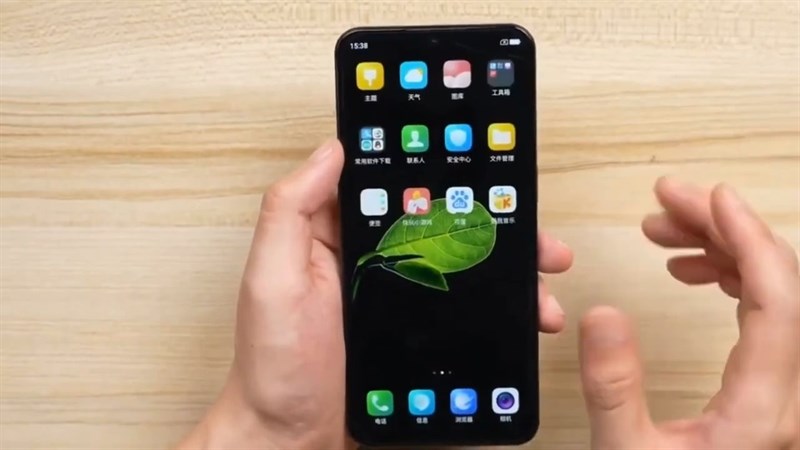 Trên tay iPhone 13 Pro chạy Android