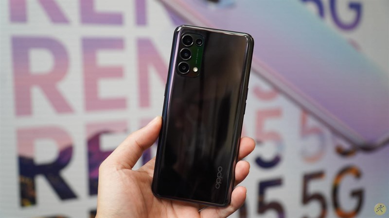 OPPO Reno5 đen huyền ảo