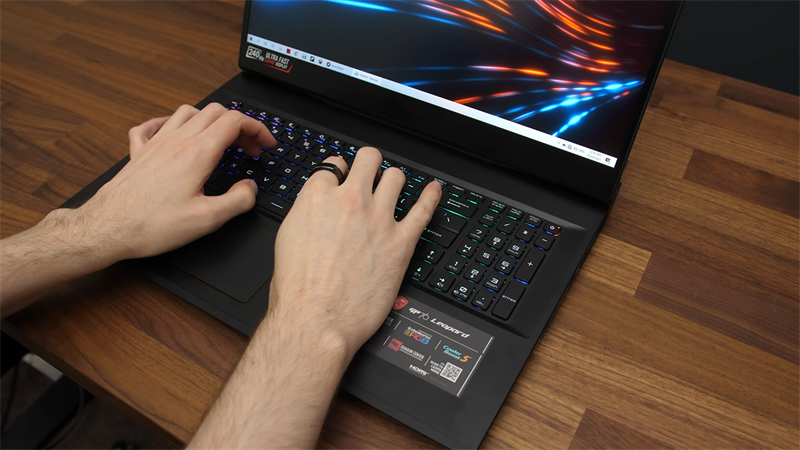 Bàn phím của chiếc laptop này cho cảm giác gõ cực phê. (Nguồn: Jarrod'sTech).
