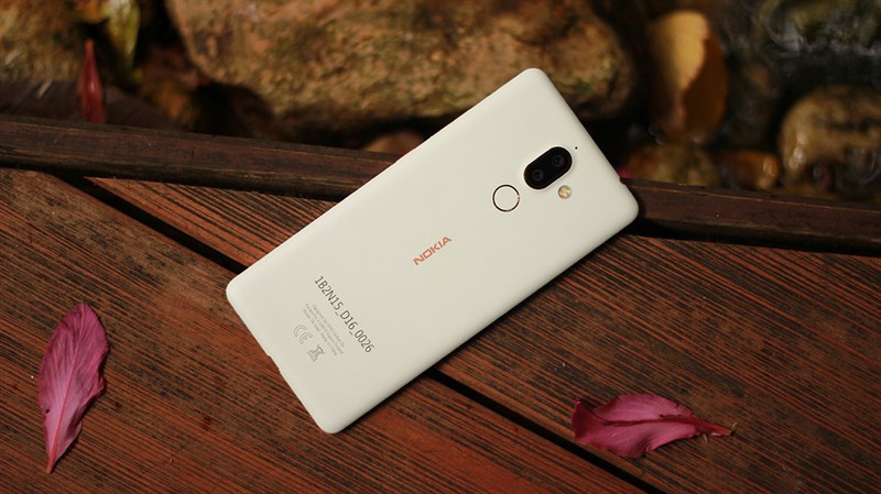 Nokia 7 Plus Nokia 7 Plus