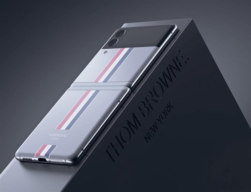 Render Galaxy Z Flip 3 Thom Browne Edition Render Galaxy Z Flip 3 Thom Browne Edition