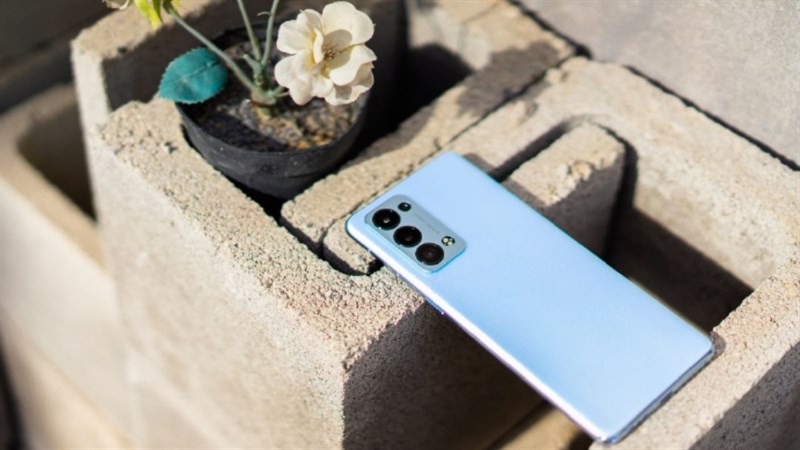 OPPO Reno6 Pro+ OPPO Reno6 Pro+