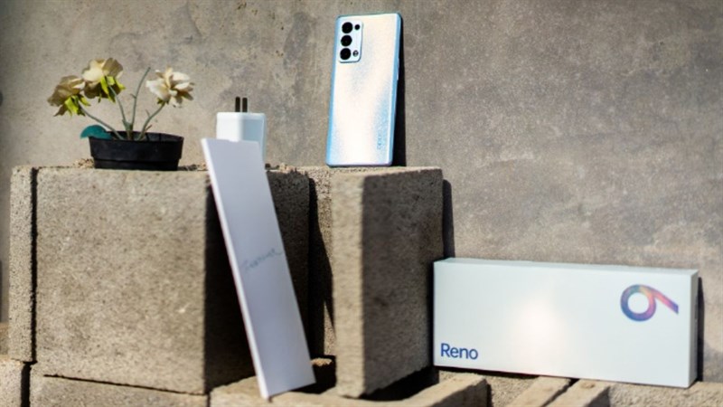 OPPO Reno6 Pro+ OPPO Reno6 Pro+