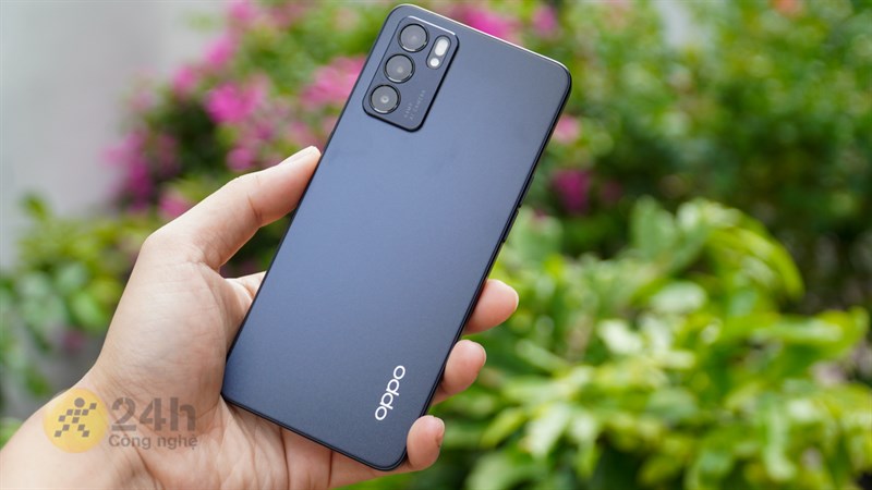 OPPO Reno6 5G OPPO Reno6 5G
