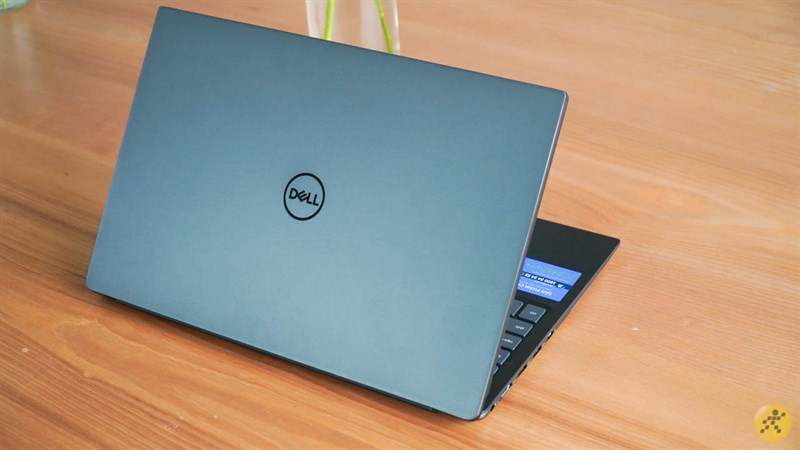 Laptop Dell Vostro 5620 i5 (70282719) Laptop Dell Vostro 5620 i5 (70282719)