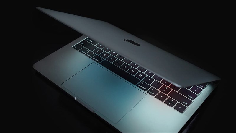 Macbook Pro với thiết kế sang trọng và tinh xảo.