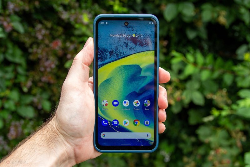 Nokia XR20 cầm hơi nặng tay. Nokia XR20 cầm hơi nặng tay.
