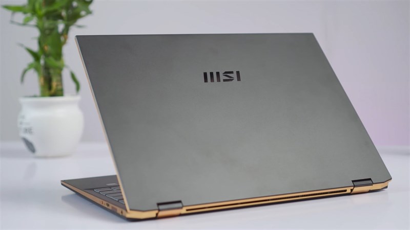 Liệu bạn có muốn sở hữu MSI Summit E13 Flip Evo? Nguồn: Matthew Moniz. Liệu bạn có muốn sở hữu MSI Summit E13 Flip Evo? Nguồn: Matthew Moniz.
