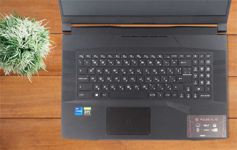 Bàn phím của MSI Pulse GL76 cho cảm giác gõ tốt nhưng TouchPad thì ngược lại. Nguồn: Laptop Media. Bàn phím của MSI Pulse GL76 cho cảm giác gõ tốt nhưng TouchPad thì ngược lại. Nguồn: Laptop Media.